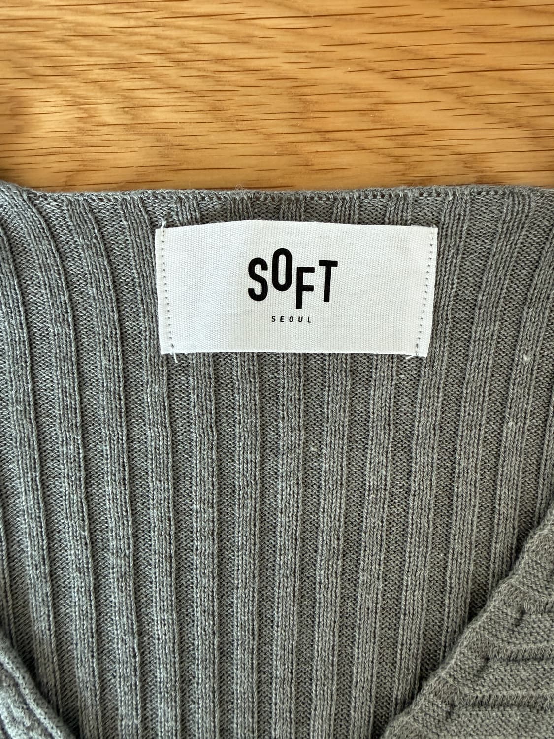 소프트 서울(SOFT SEOUL) 비대칭 니트 롱슬리브 상품이미지5