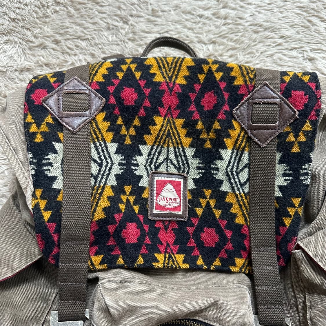 잔스포츠 x 팬들턴 어도비 백팩 상품이미지4