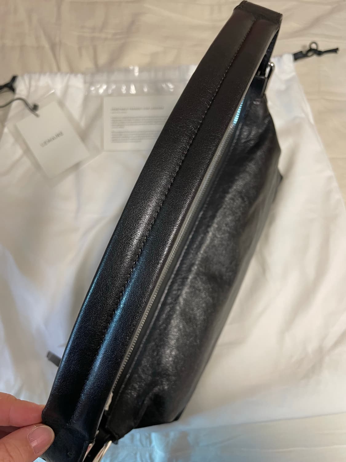 르메르 벨티드 바게트백 다크초콜릿 상품이미지6