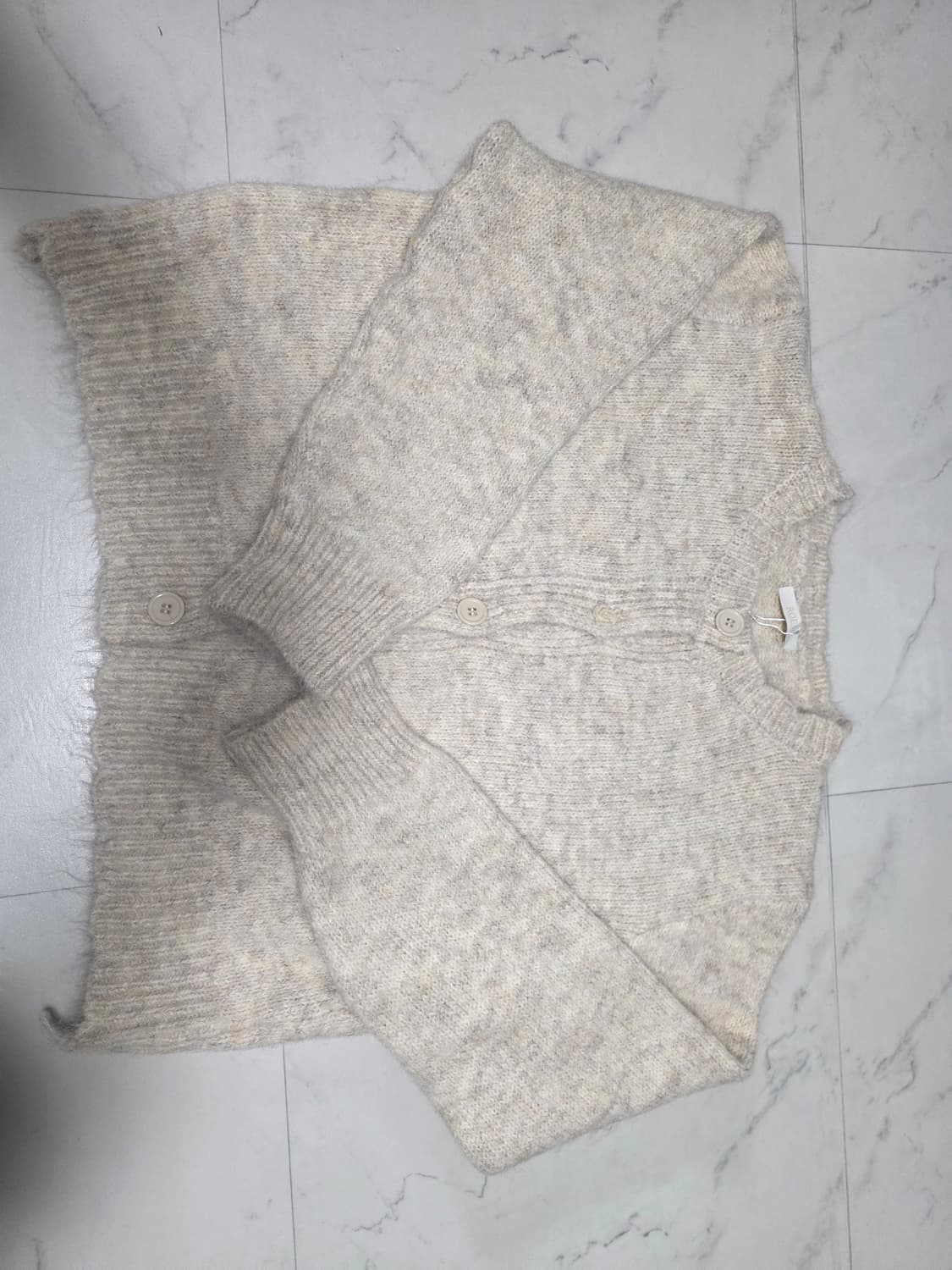 로엠 헤어리 아이보리 니트 가디건 상품이미지1