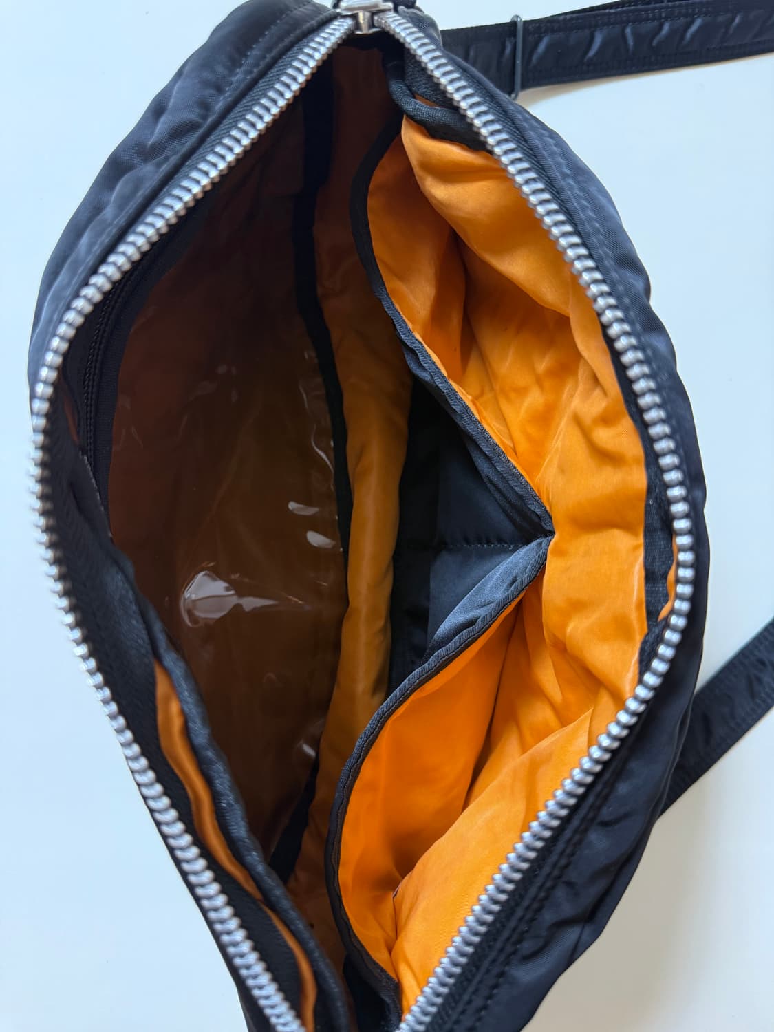 (신형) PORTER 포터 탱커 반달 숄더백 블랙 상품이미지8