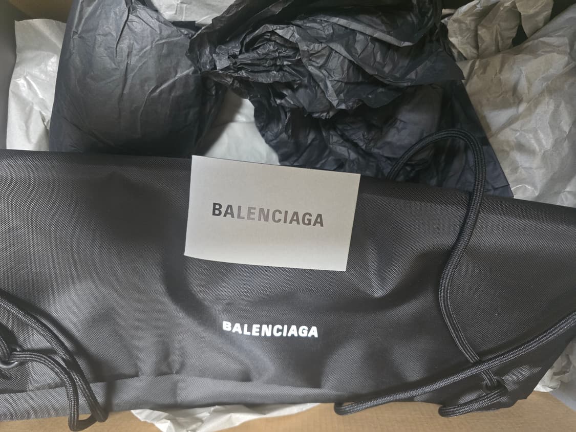 발렌시아가 3xl 올블랙 41 상품이미지3