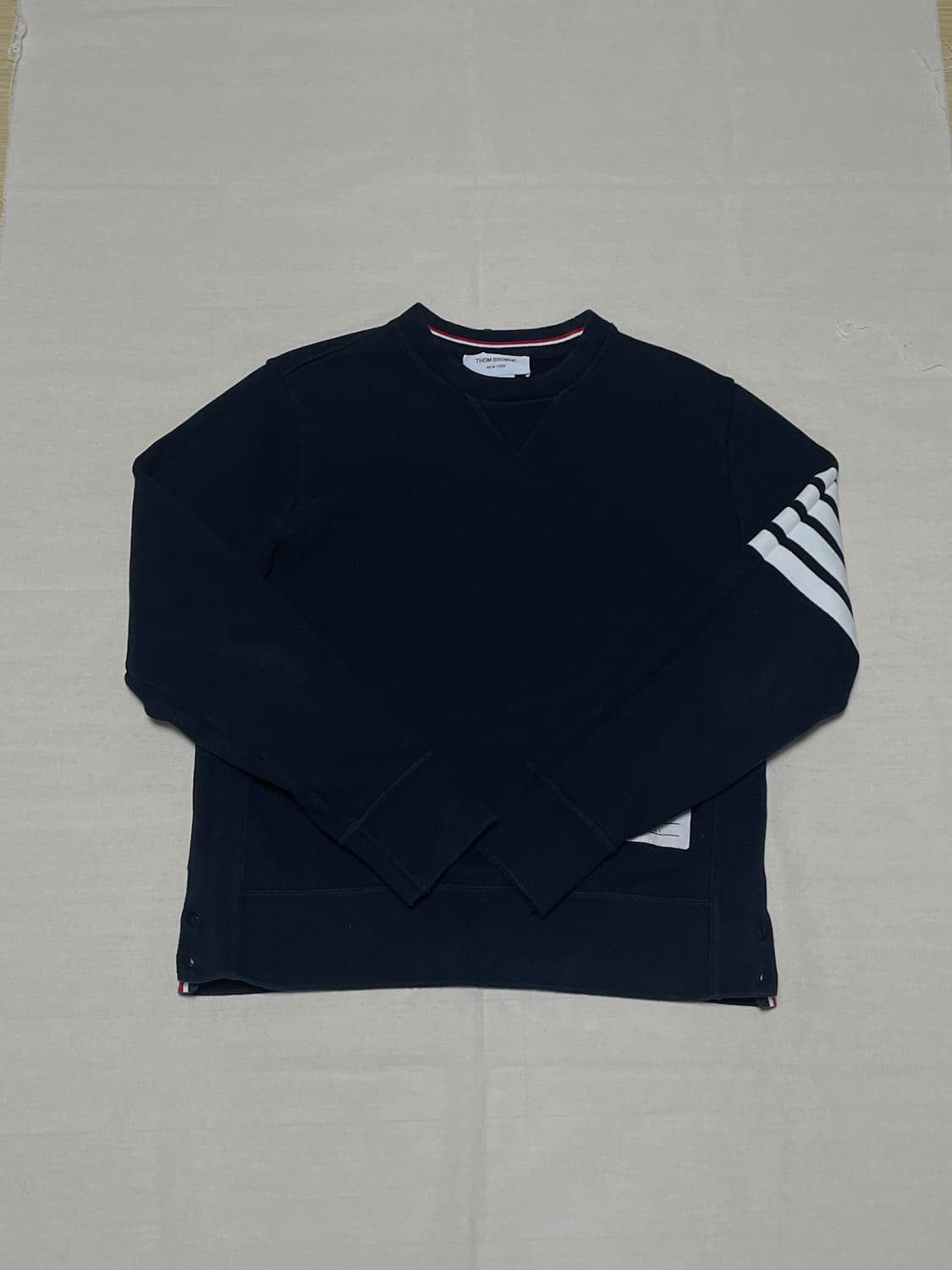 톰브라운 사선완장 맨투맨 네이비 [3] 상품이미지1