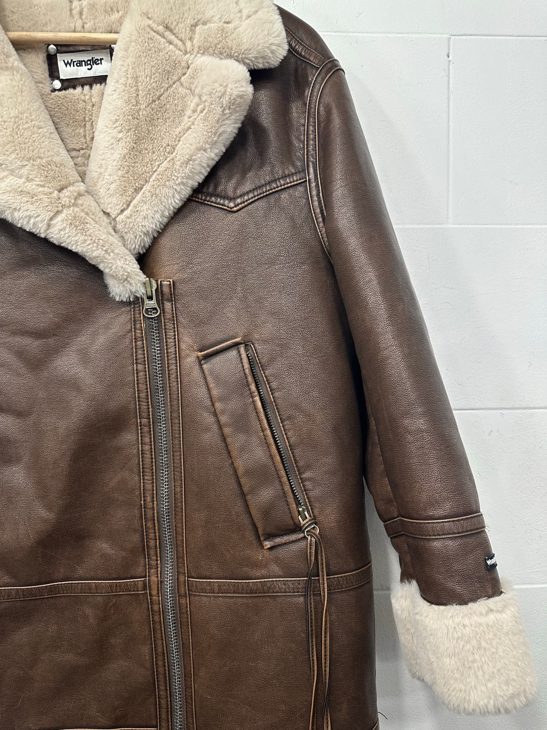 랭글러 우먼즈 하이넥 롱 무스탕 상품이미지3