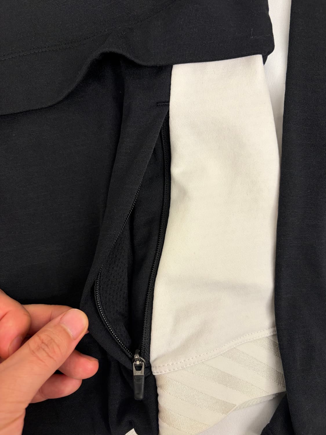 [S] 나이키 러닝 드라이핏 긴팔 티셔츠 블랙 상품이미지3