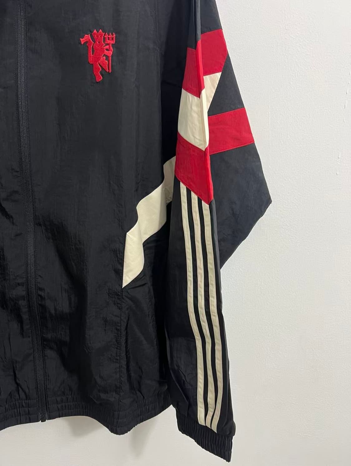 아디다스 맨체스터 유나이티드 오리지널스 트랙탑 블랙 레드 xl 상품이미지3