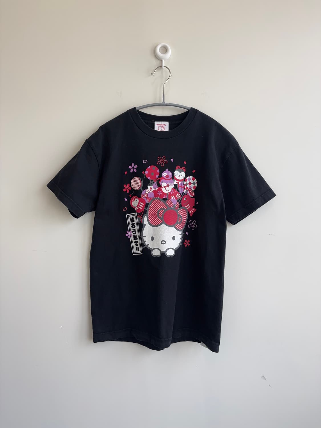 HELLO KITTY 마츠리 블랙 반팔티 상품이미지1