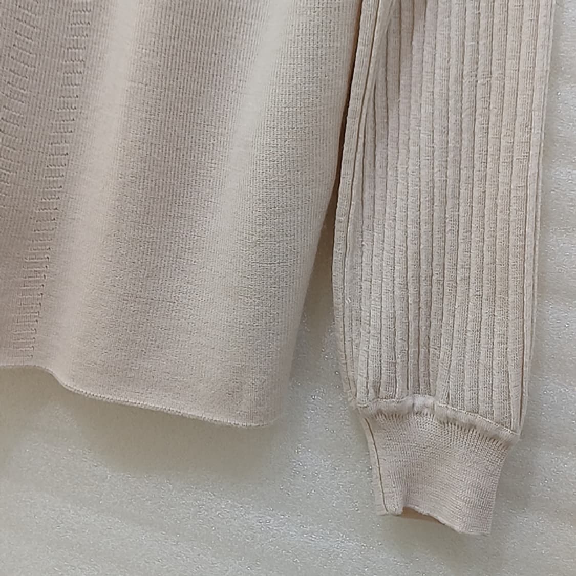 한섬 마인 울 라운드 니트 여성 90 F 셔링벌룬소매 베이지 사랑봉봉 상품이미지6