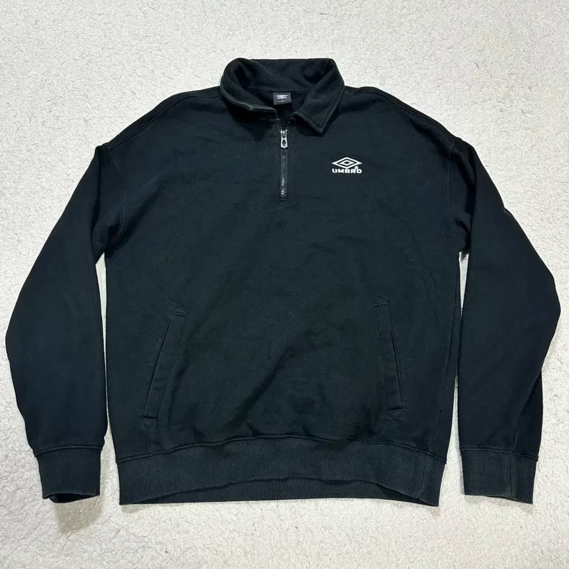 엄브로 블랙 하프집업 맨투맨  s 90 상품이미지1