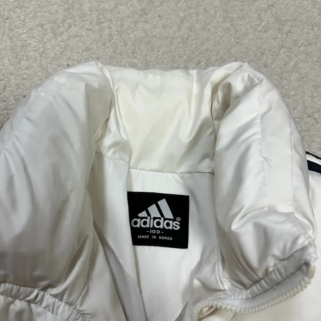 아디다스 숏패딩 화이트 100 상품이미지4