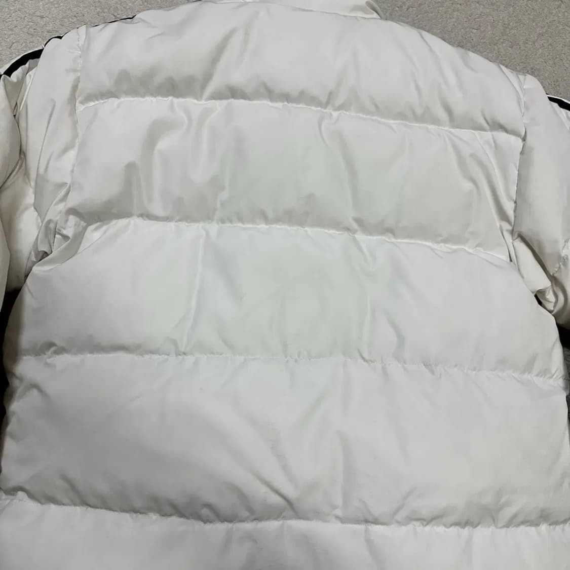 아디다스 숏패딩 화이트 100 상품이미지9