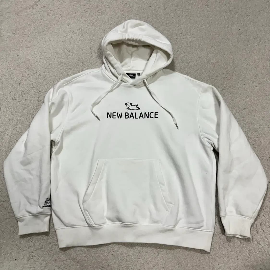 뉴발란스 화이트 로고 후드티 기모 m 95 상품이미지1