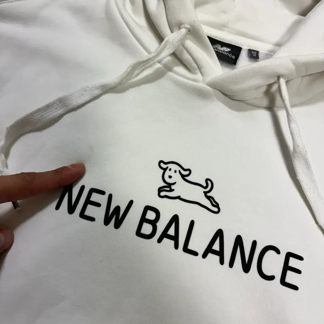 뉴발란스 화이트 로고 후드티 기모 m 95 상품이미지2