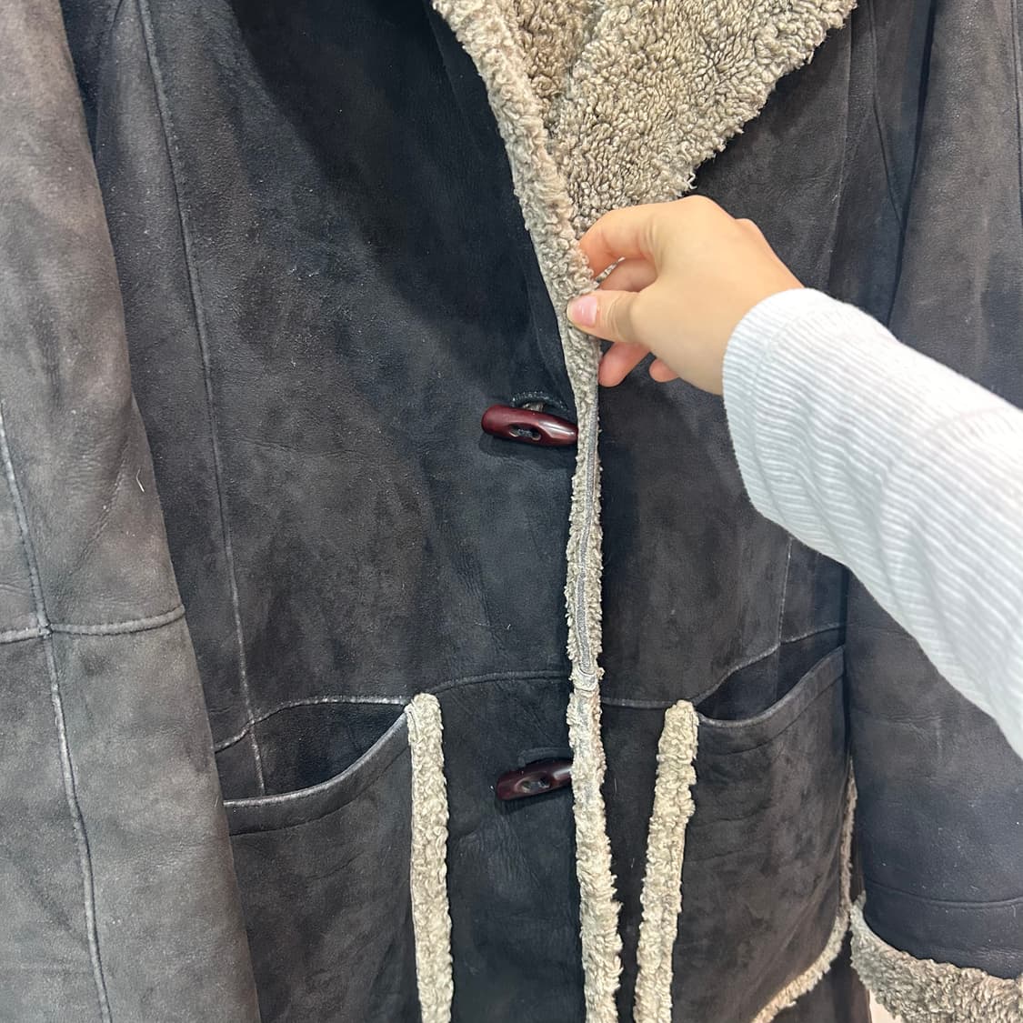 블랙 양가죽 무스탕 코트 상품이미지6