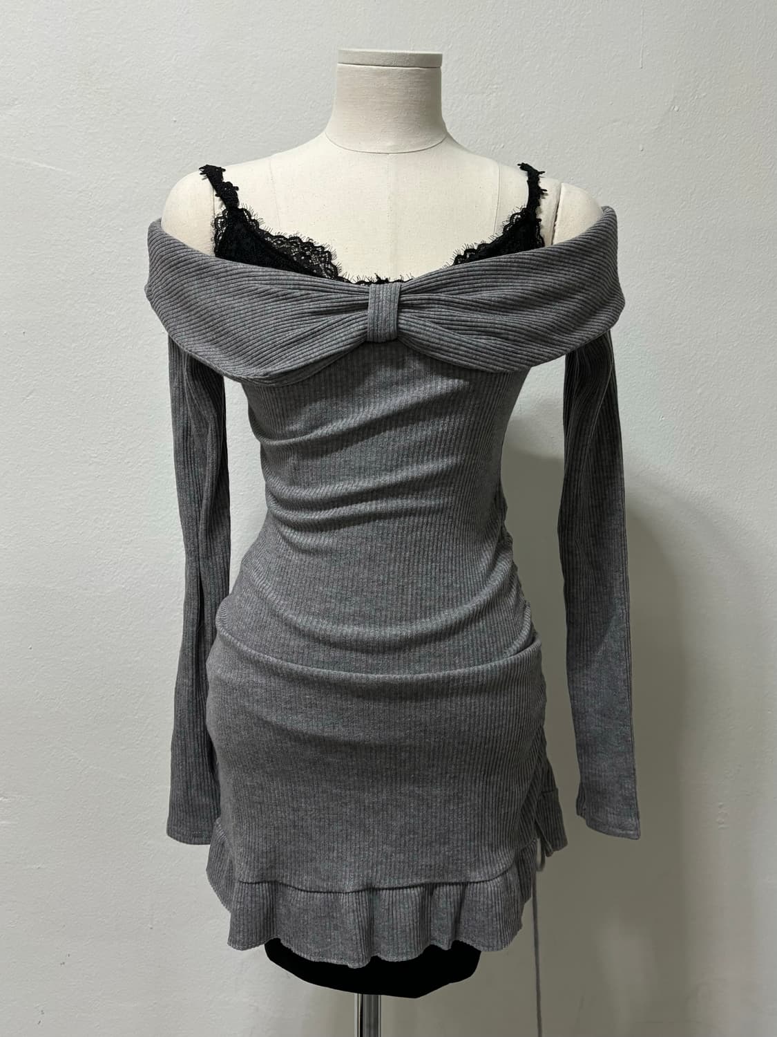 오프숄더 니트 원피스 상품이미지1