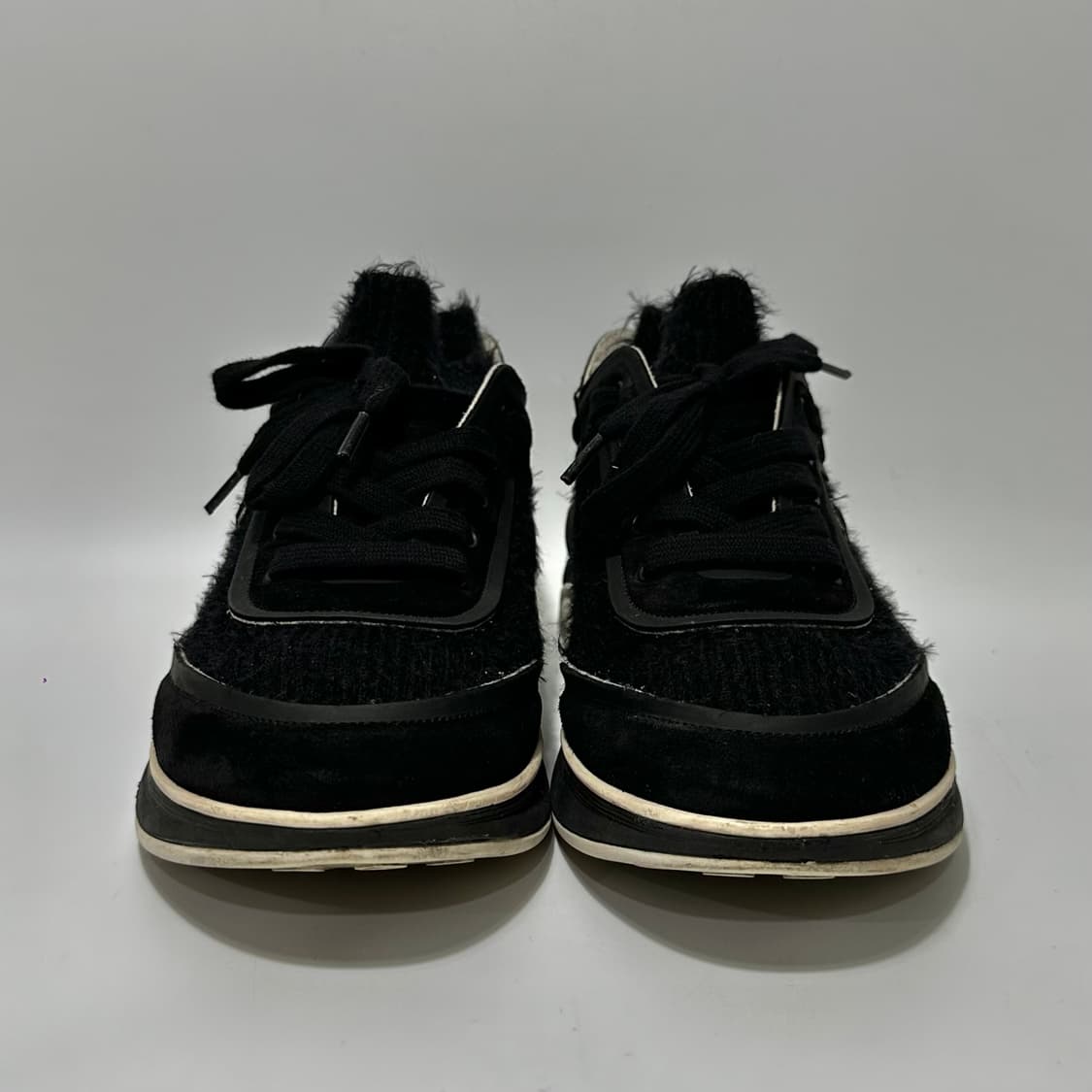 샤넬 CC 로고 패브릭 스웨이드 스니커즈 (245)  상품이미지2