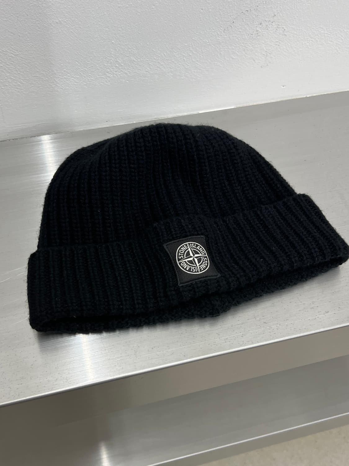 스톤아일랜드 와펜 블랙 울 비니 상품이미지3