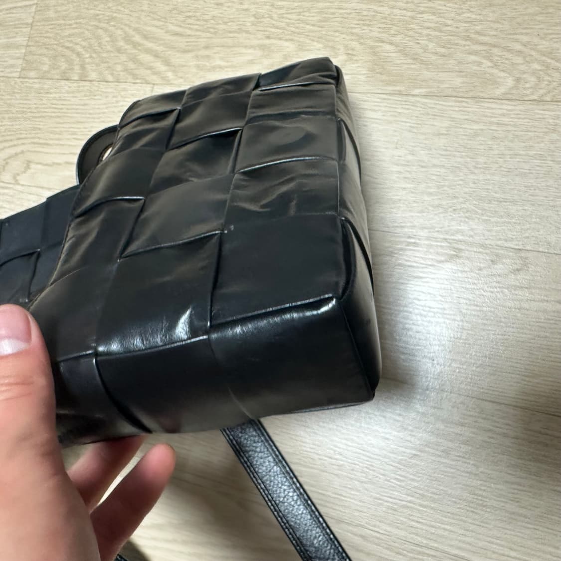 보테가베네타 카세트백 black 더현대구입 상품이미지5