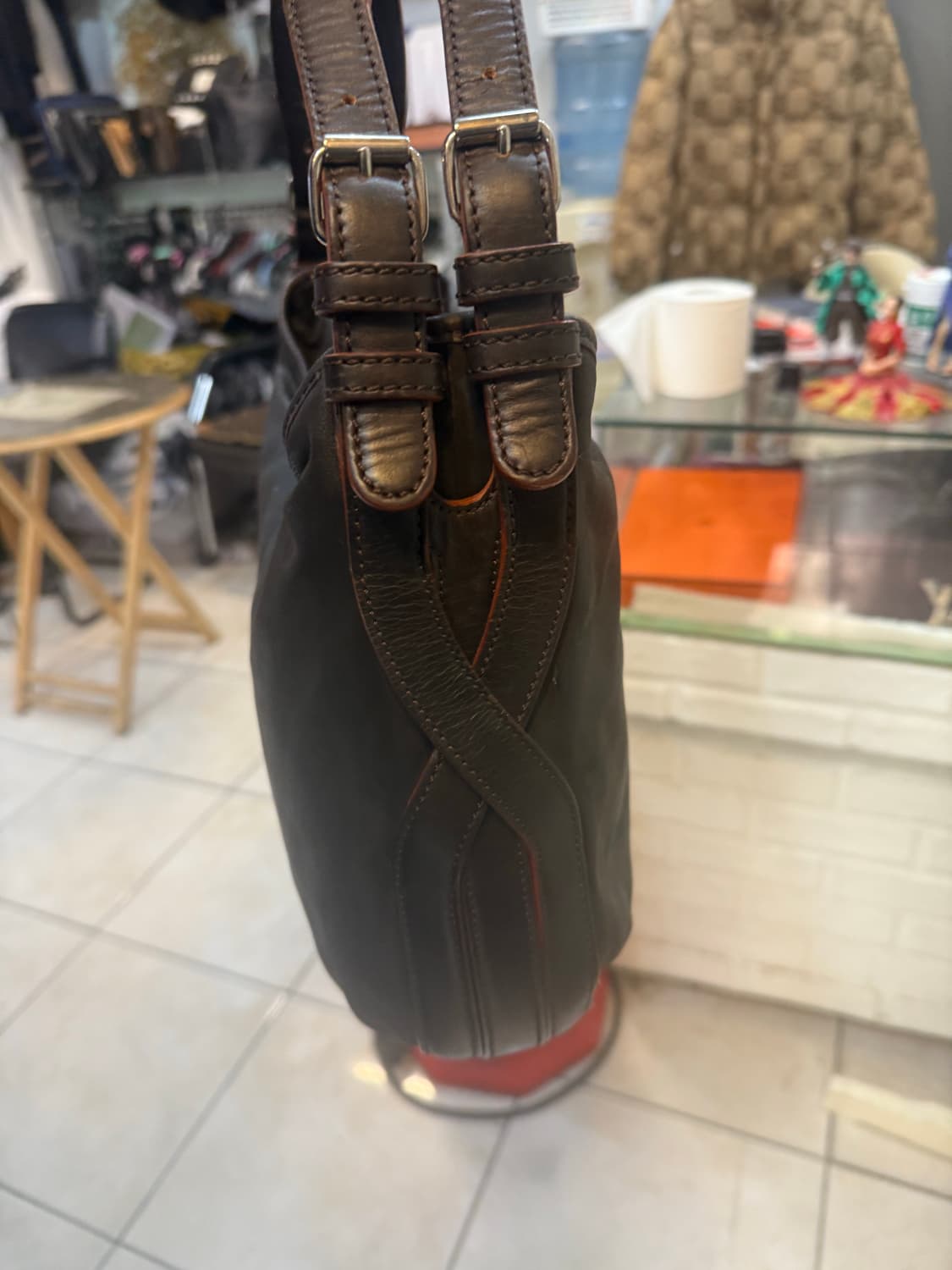 정품 로에베 숄더백 팝니다 상품이미지5