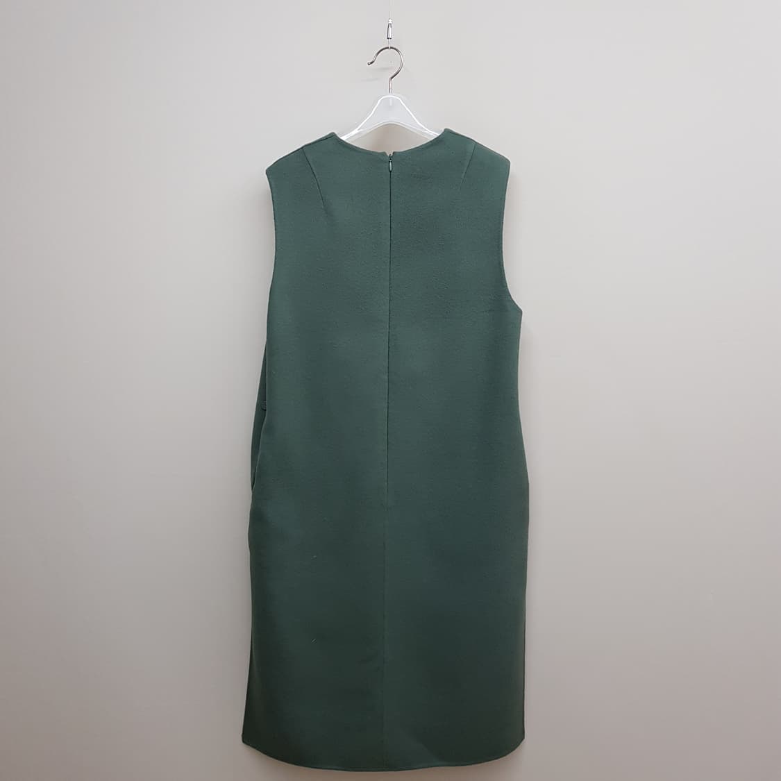 한섬 래트바이트 캐시미어 슬리브리스 V넥  원피스 82-94-160 상품이미지5