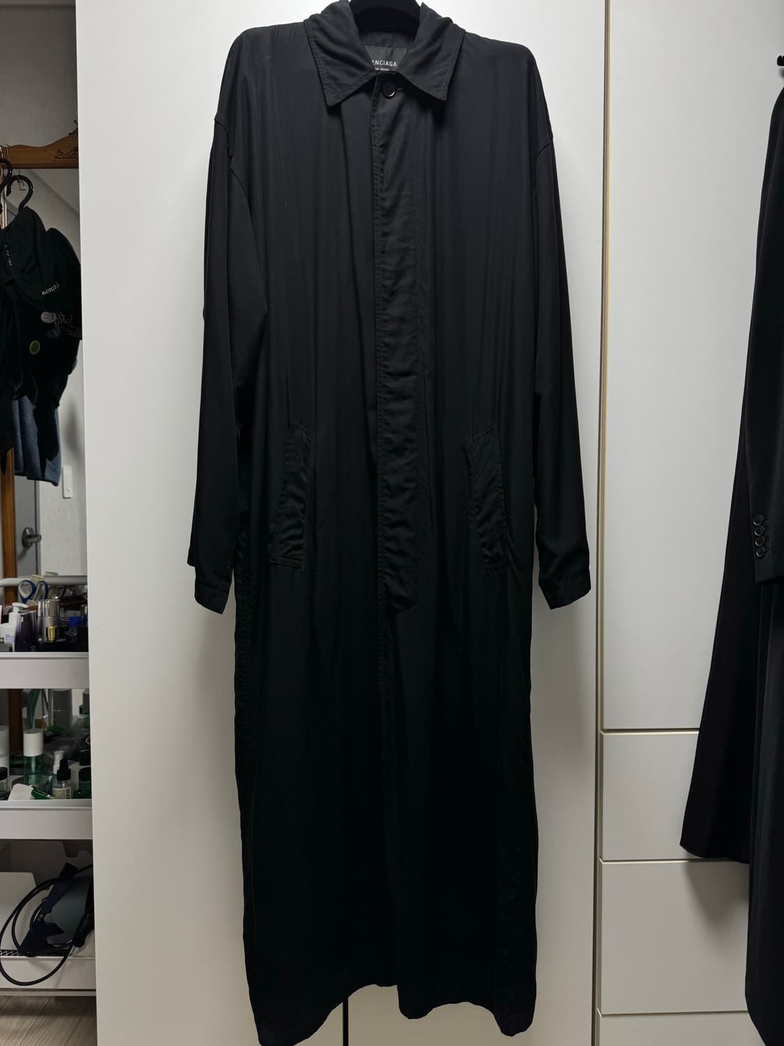 [2] 발렌시아가 24 Spring 플루이드 카코트 가드로브 라인 상품이미지3