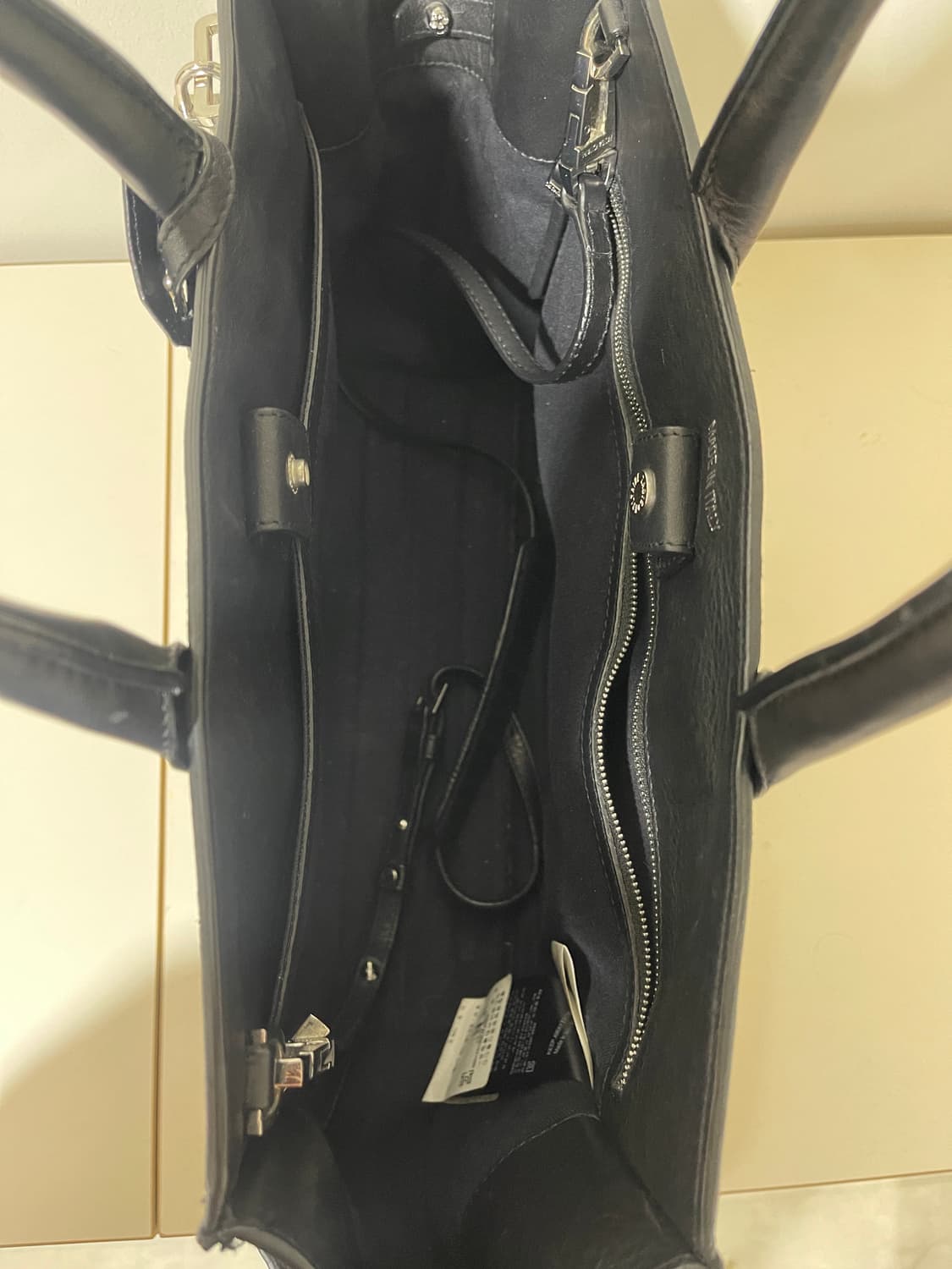 자딕앤볼테르 블랙 스터드 가죽 토트백 상품이미지4