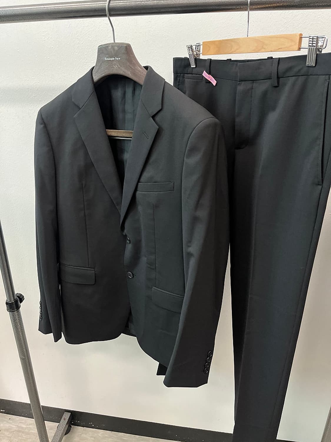 100,32) 띠어리 블랙 슈트  상품이미지1