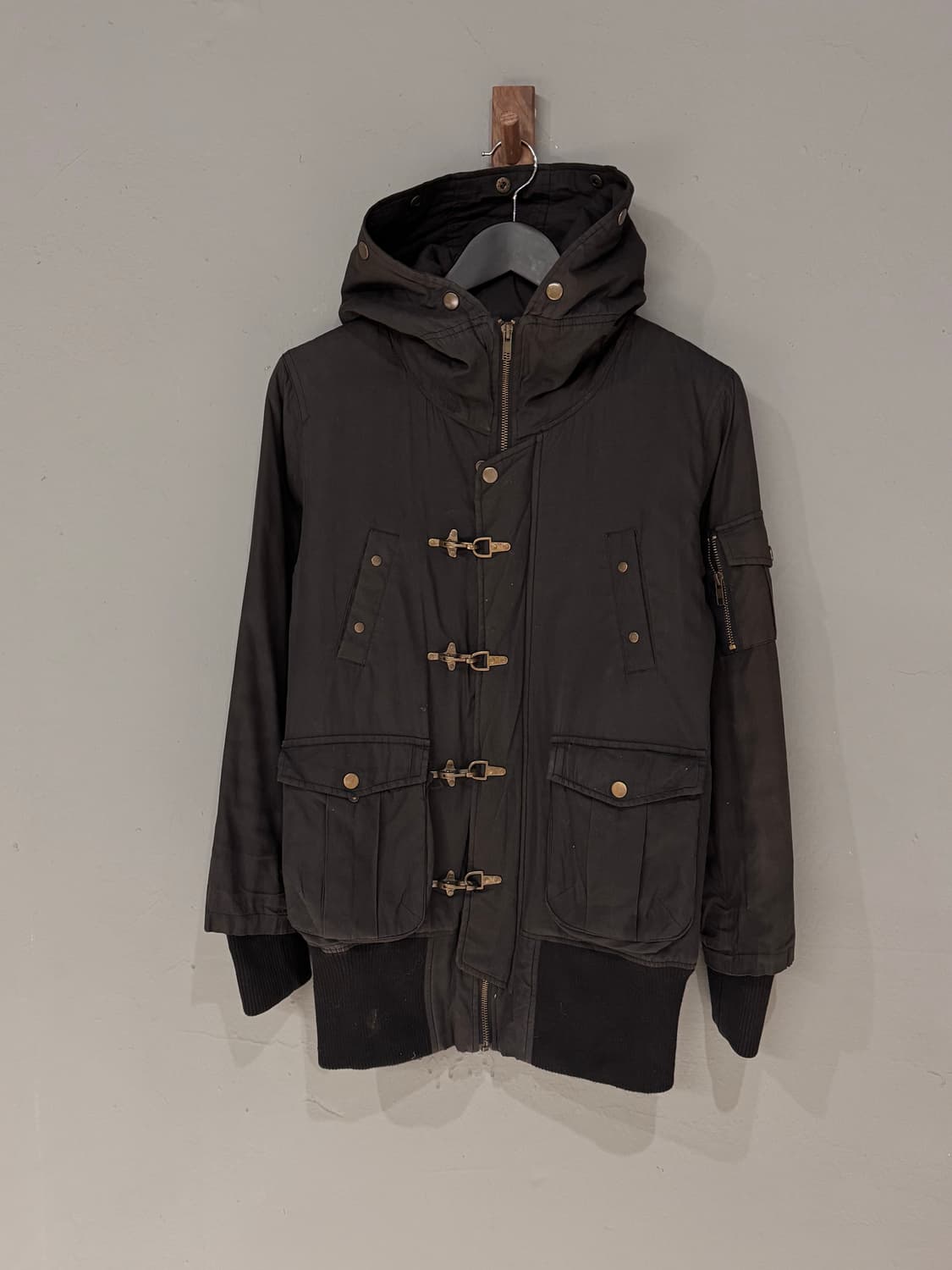 Anne 버클 디테일 후드 점퍼  상품이미지2