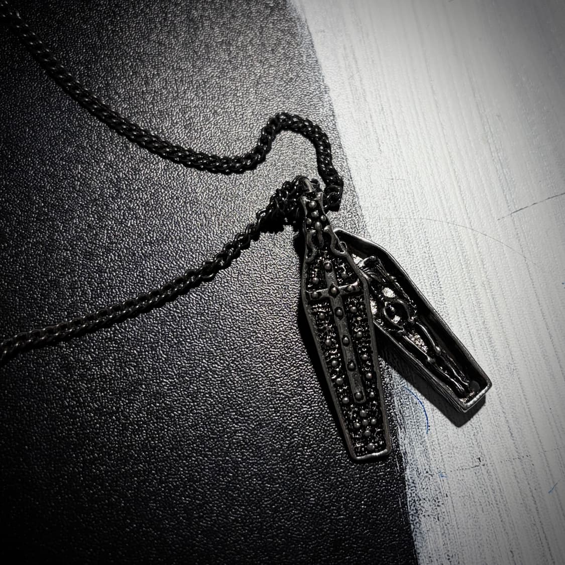 Fallen Saint Coffin Necklace 상품이미지1