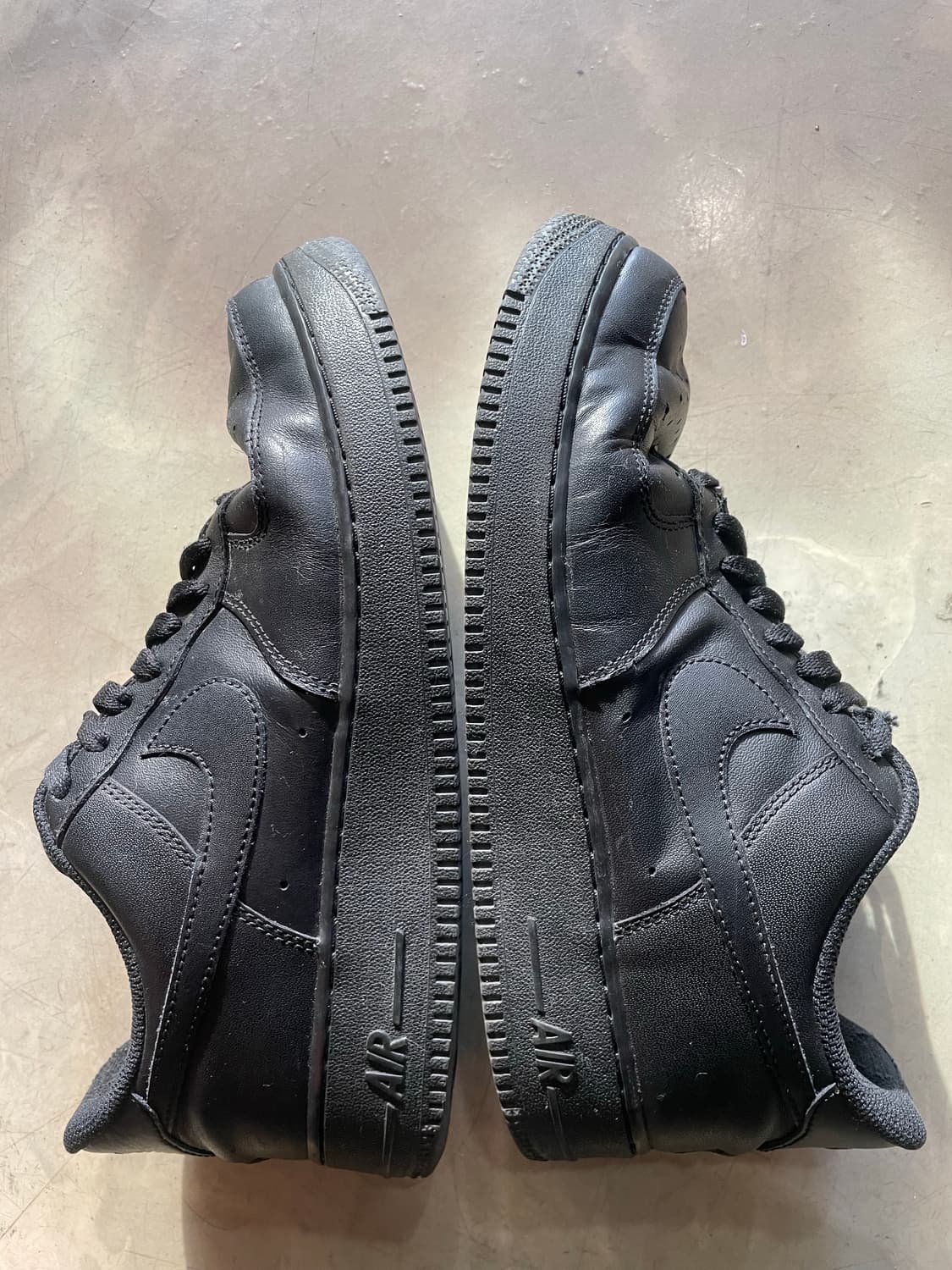 나이키 에어포스 1 블랙 275 상품이미지4