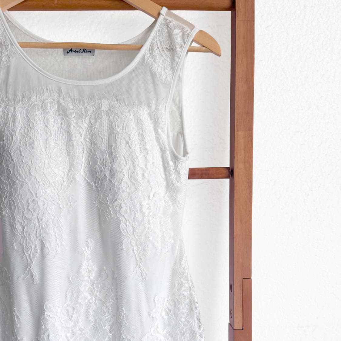 [ANDRÉ KIM] 레이스 시스루 슬리브리스 탑 상품이미지2