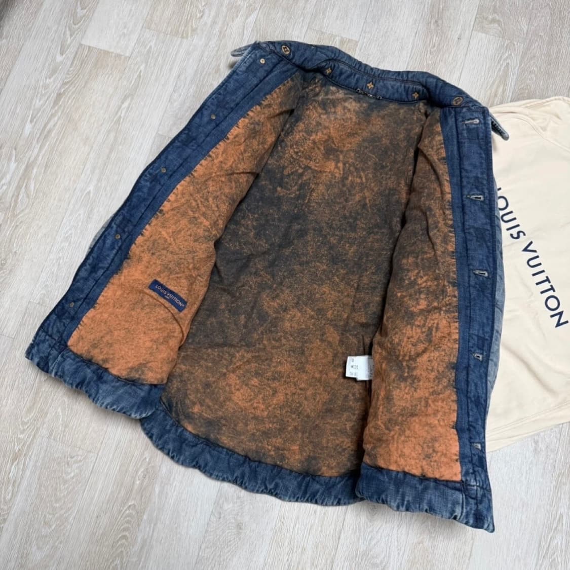 [2XL/새상품급] 루이비통 패디드 데님 모노그램 패딩 자켓 백화점판 상품이미지2