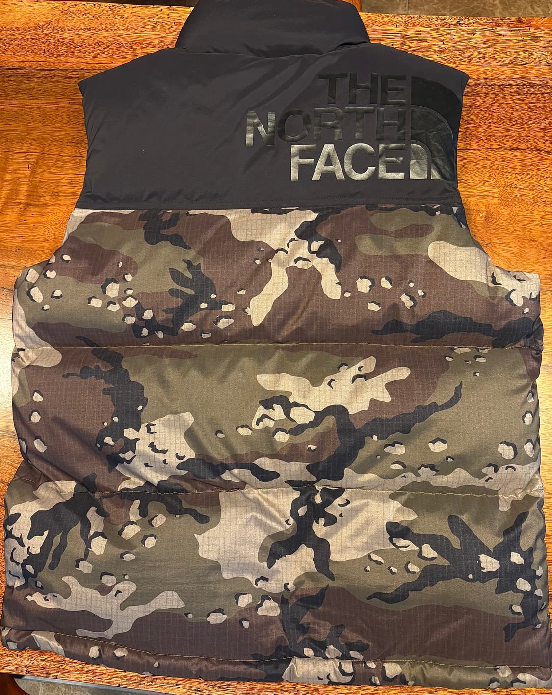노스페이스 카모 패딩조끼 상품이미지4