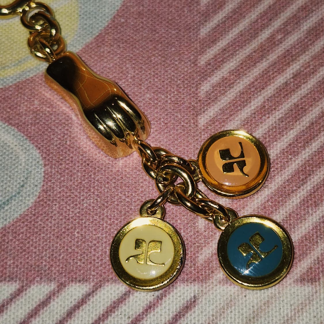 90s 꾸레쥬 핸드 클로버 카라비너 키링 상품이미지9