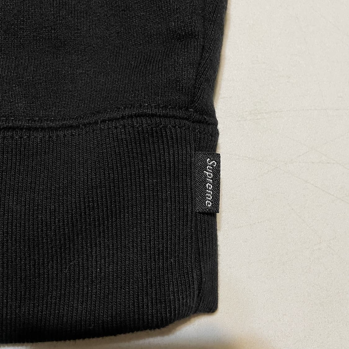 22FW 슈프림 US-NY 후드티 블랙 상품이미지9