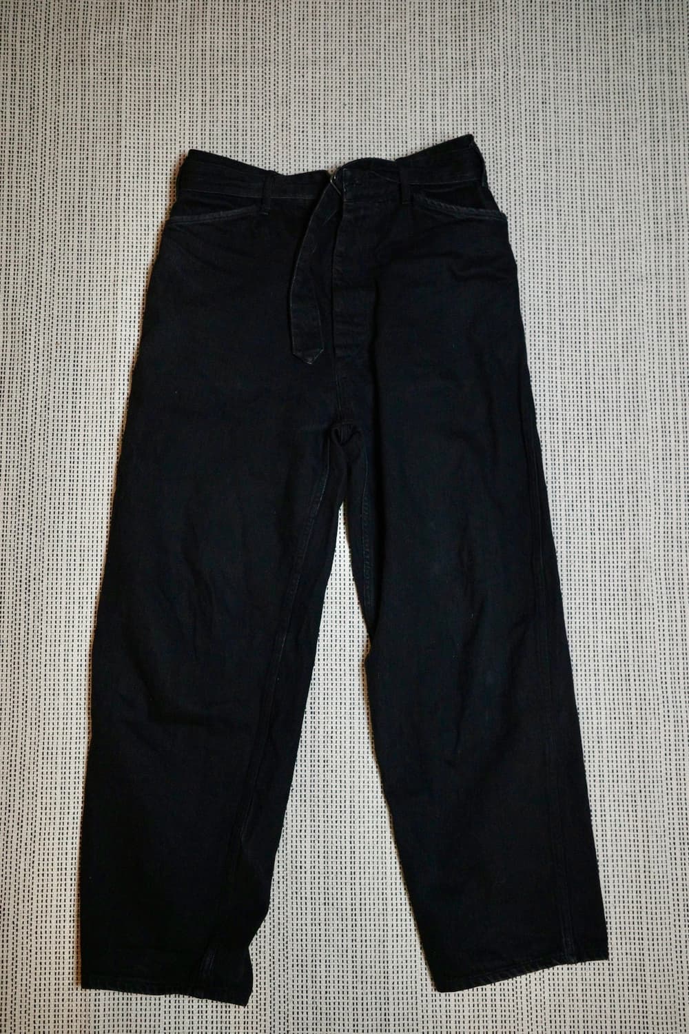 코모리 벨티드 데님 블랙 1 상품이미지1