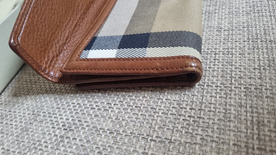 버버리 체크 지갑 상품이미지9