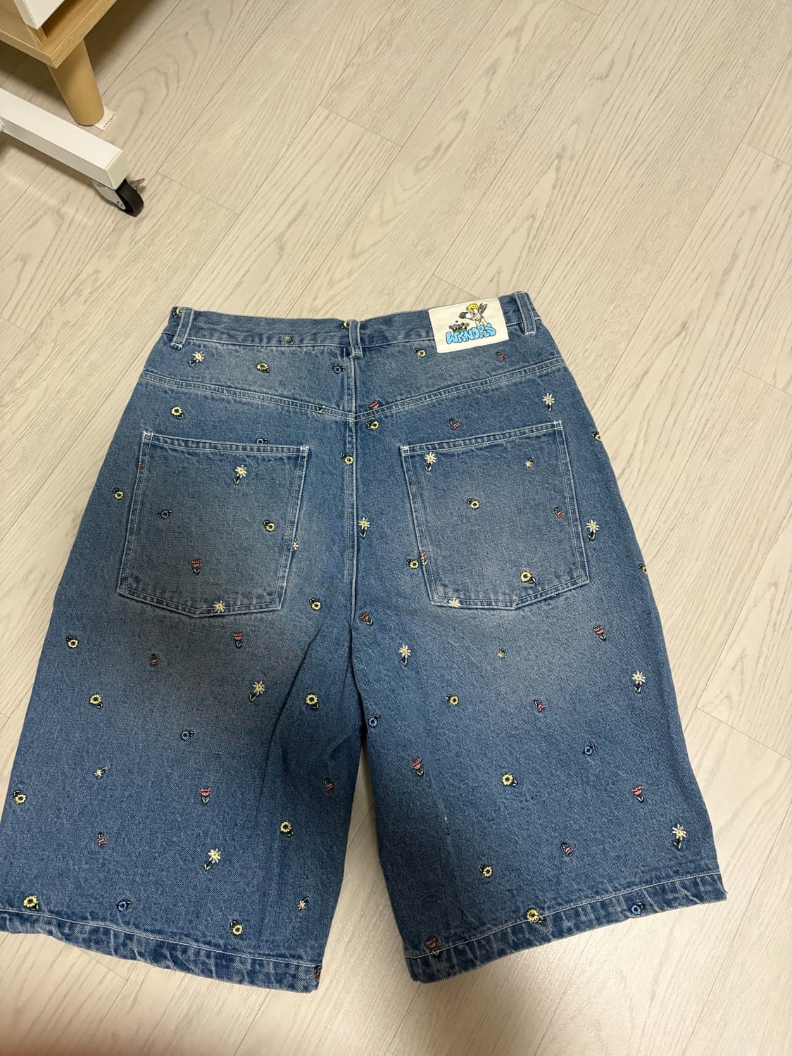 위캔더스 키치 꽃자수 버뮤다 데님팬츠 청 반바지 상품이미지2