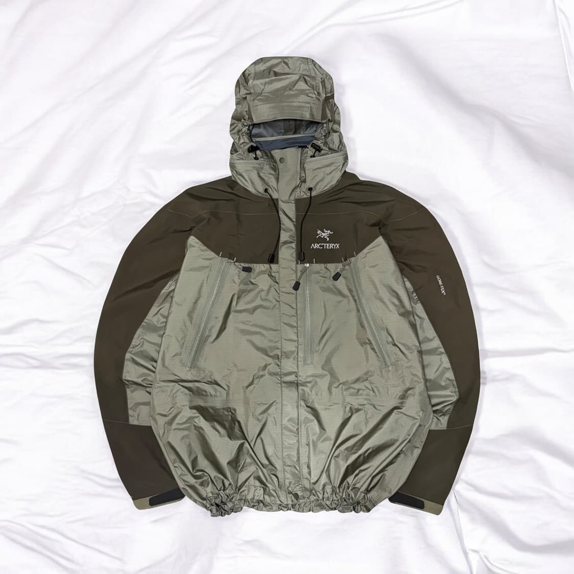 Arc’teryx Theta LT Gore-Tex Jacket 상품이미지1