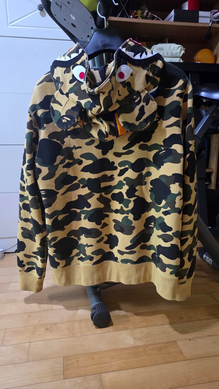 [XL] 베이프 베어브릭 1st 카모 황계 샤크후드집업 상품이미지2