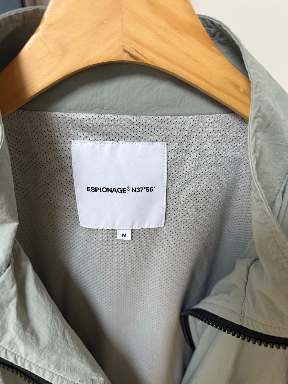 M) 에스피오나지 바람막이 자켓 팝니다 상품이미지4