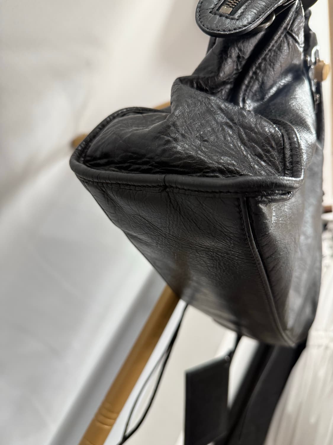 발렌시아가 클래식 은장 모터백 미디움 상품이미지8