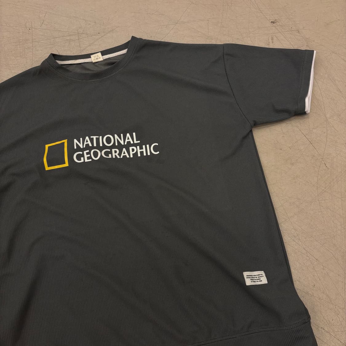 내셔널지오그래픽 빅로고 반팔 티셔츠 상품이미지2