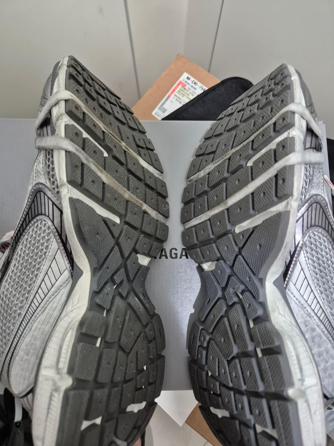 발렌시아가 3XL 그레이레드 상품이미지3