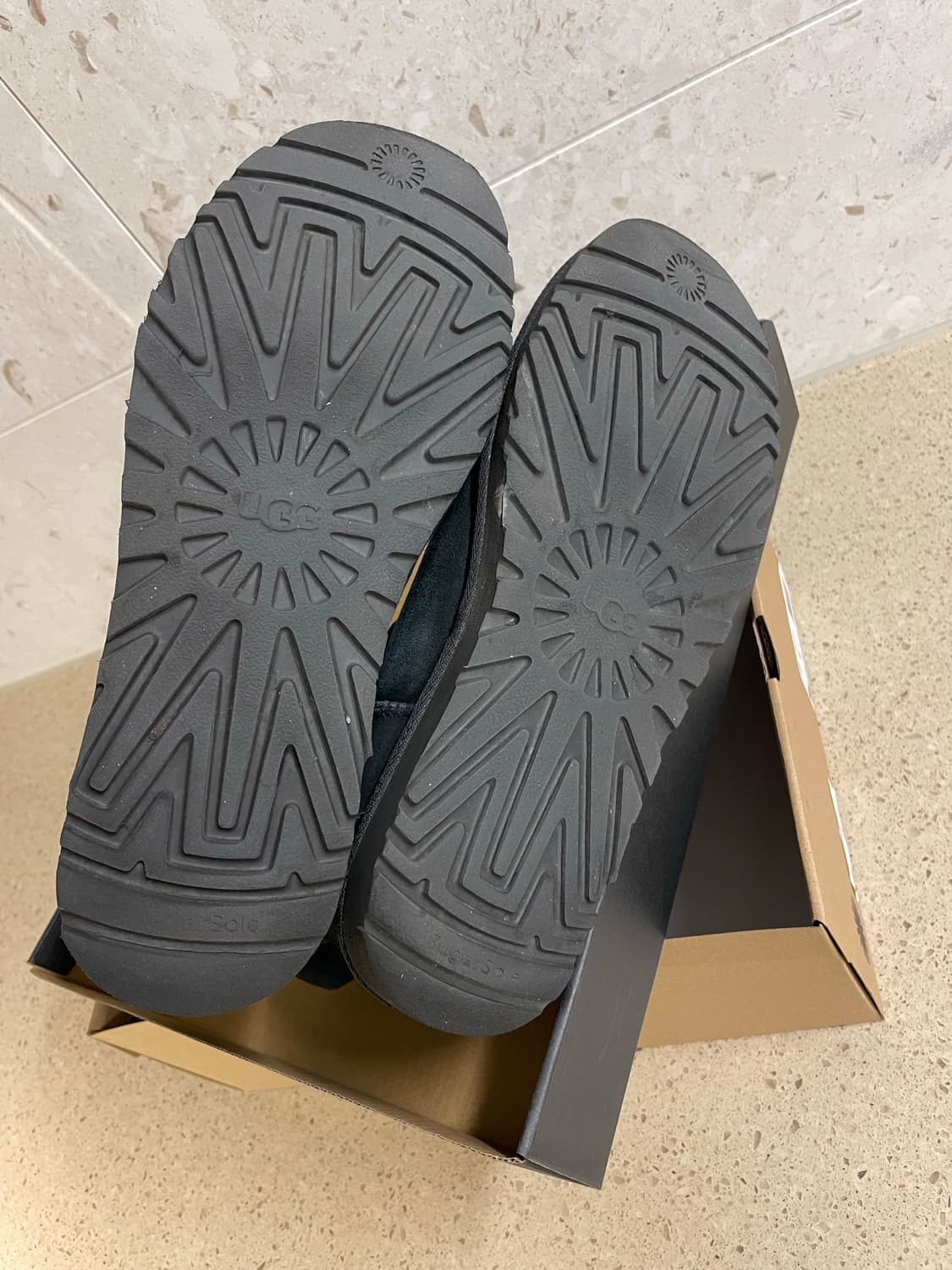 [US9] 어그 클래식 미니 블랙 270사이즈 상품이미지3