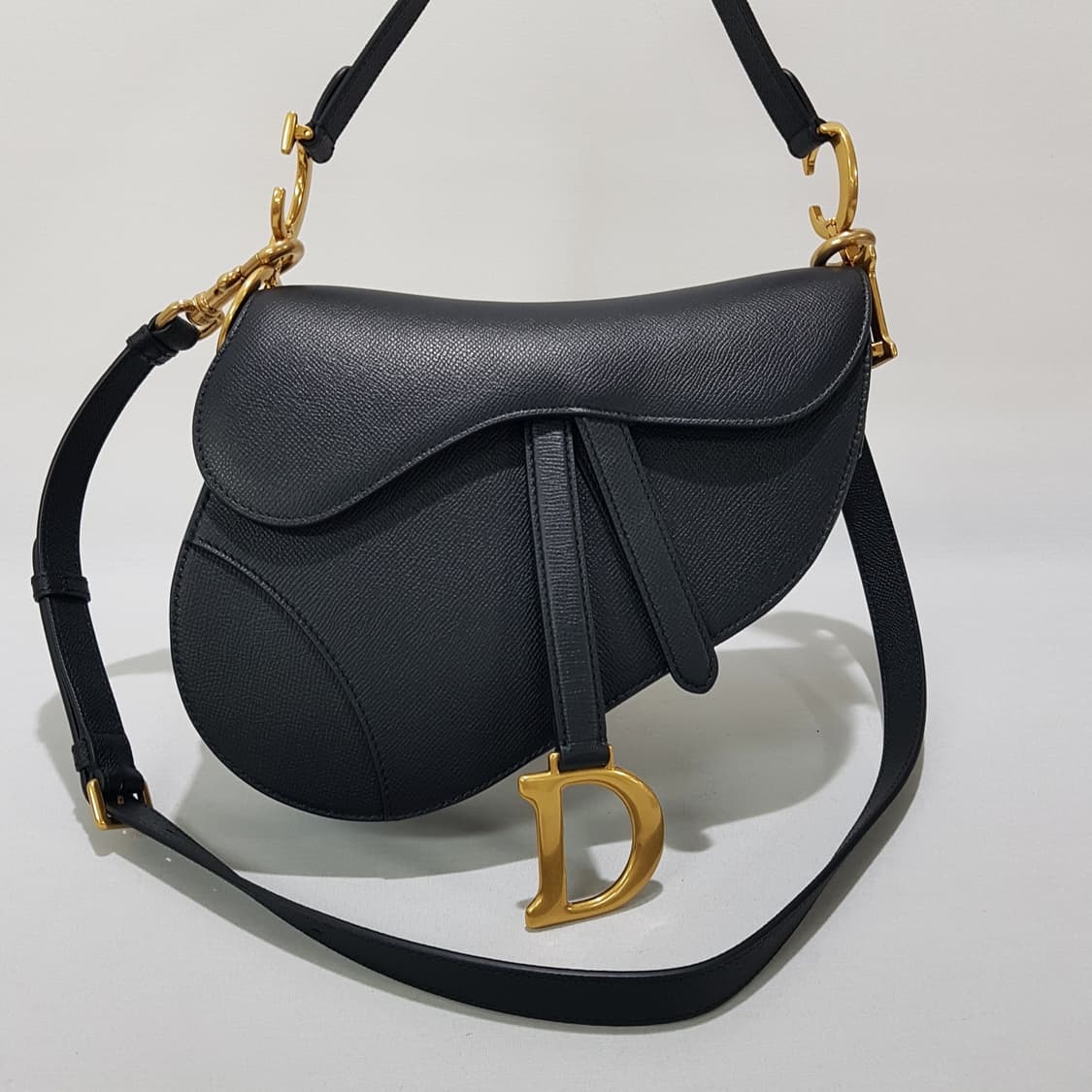 디올 새들 스트랩백 미디움 M0455CBAA 상품이미지2