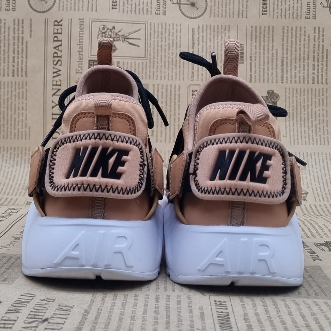 나이키 허라취 시티 여성운동화235 상품이미지4