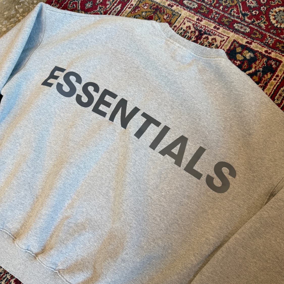 피어오브갓 에센셜 리플렉티브 백로고 스웻셔츠 [ 100 ] 상품이미지2