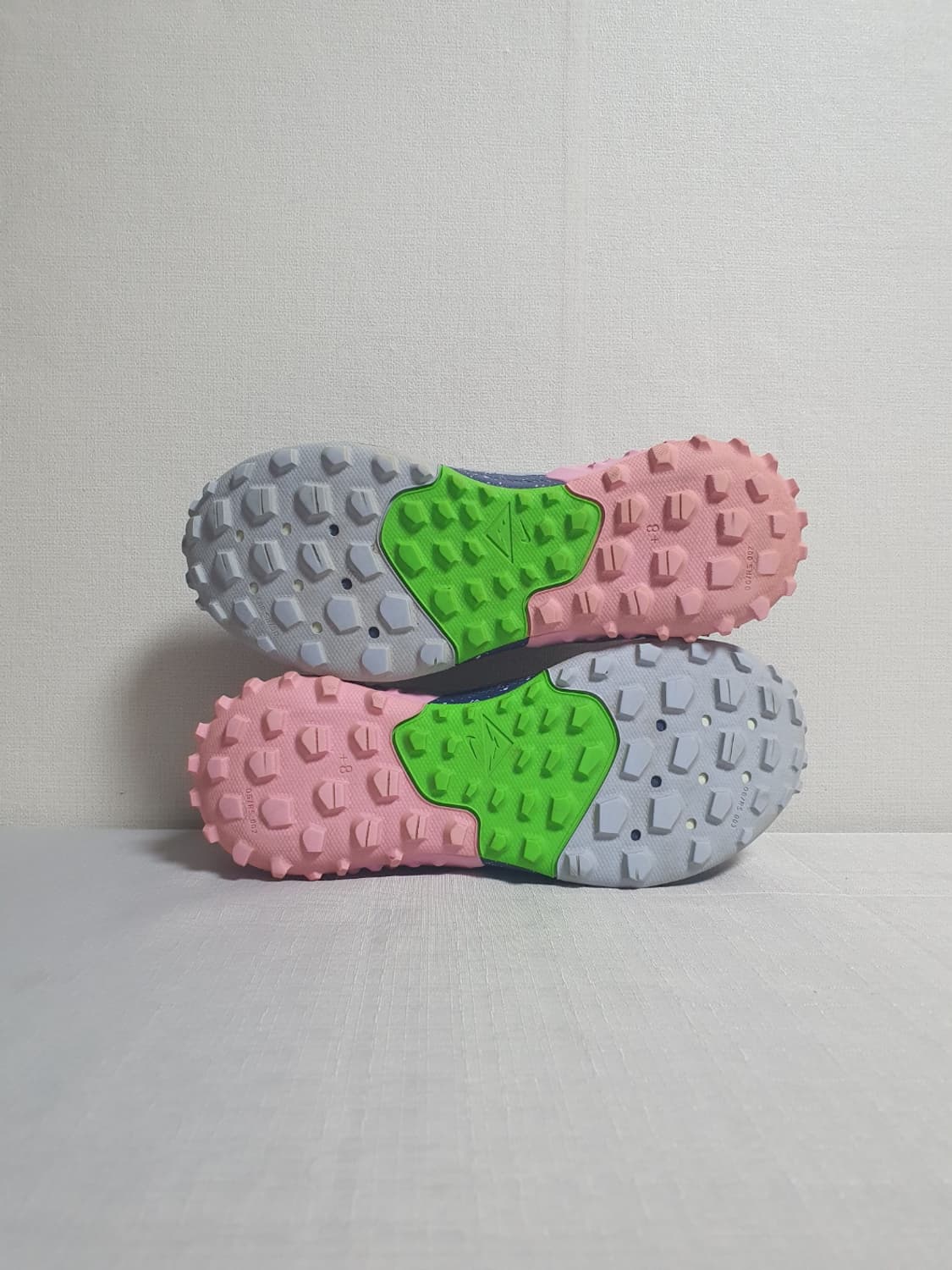 택포가 240mm 나이키 운동화 와이드홀스7 울프그레이 핑크라이즈 상품이미지7