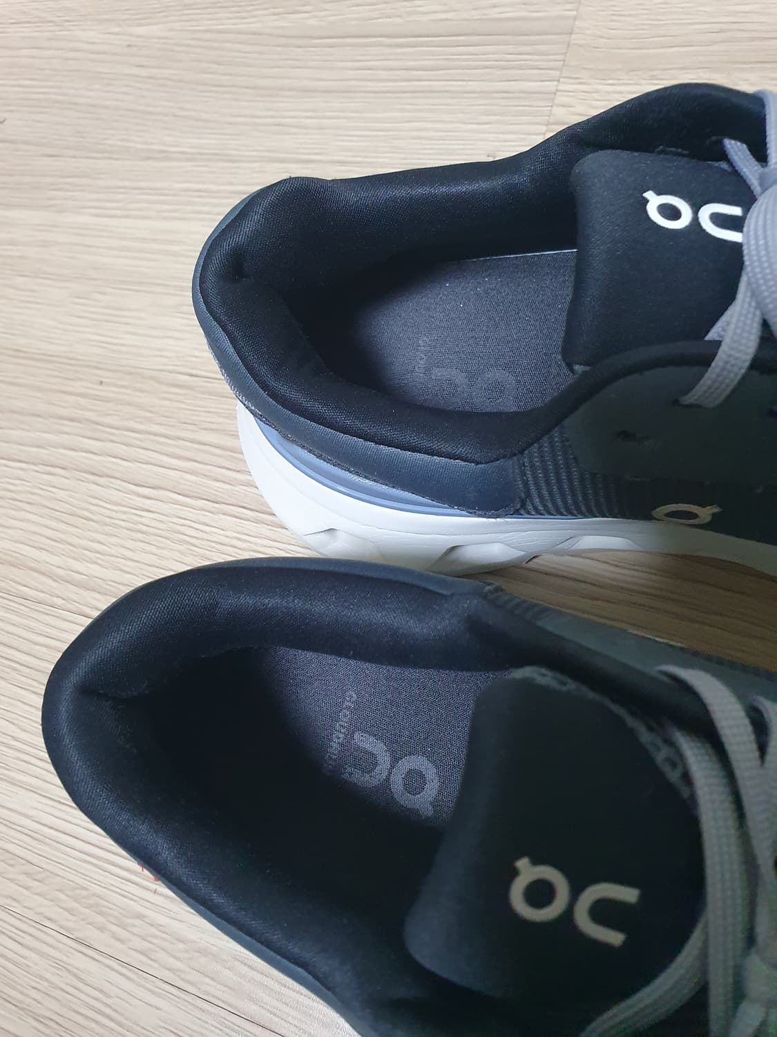 온러닝 클라우드러너2 운동화 275 상품이미지9